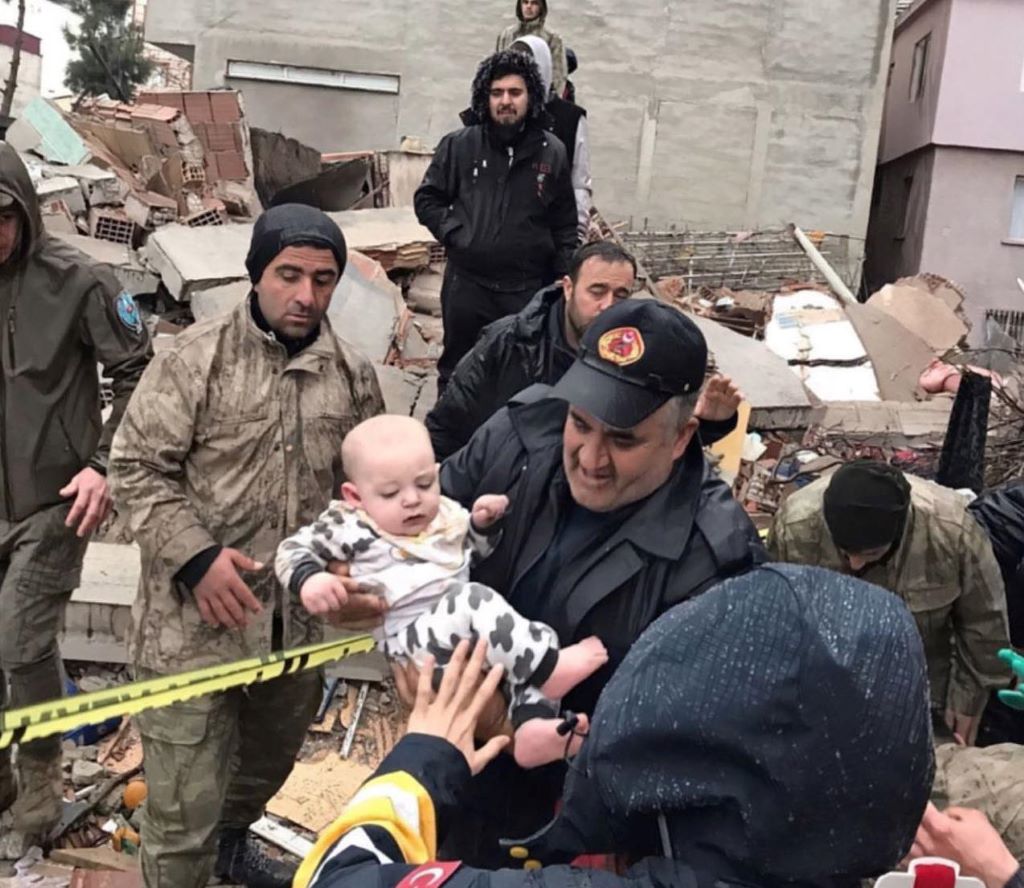 Συγκέντρωση ανθρωπιστικής βοήθειας για τους σεισμόπληκτους σε Τουρκία – Συρία, από τον Δήμο Παλλήνης